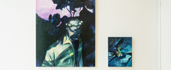 Deux toiles disposées l'une à côté de l'autre sur fond blanc