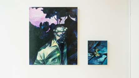 Deux toiles disposées l'une à côté de l'autre sur fond blanc